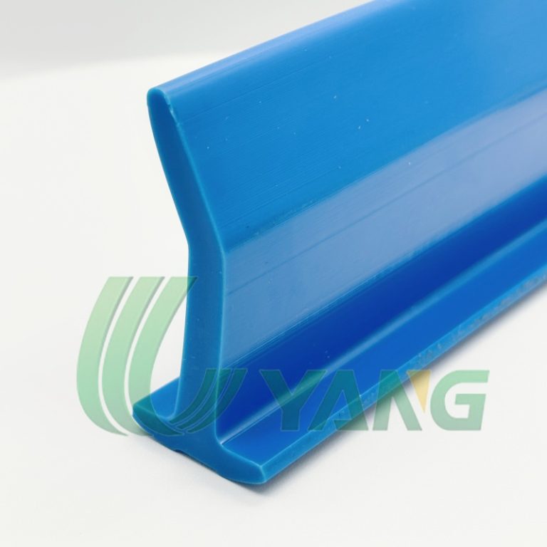 Conveyor belt Cleat